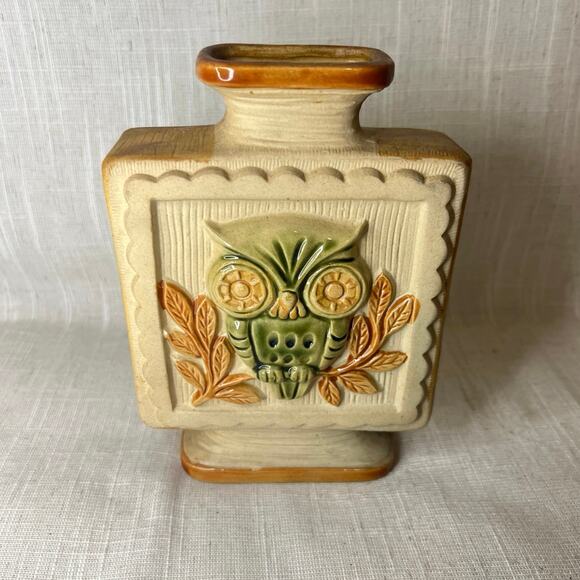Vintage 70s Square Boho Owl Vase Green Cream Tan Glaze 7 Inches Tall Bohemian - Picture 6 of 9
